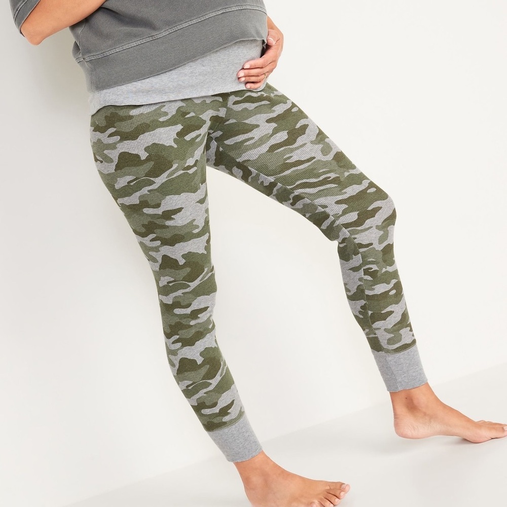 Old navy maternity camo thermal roll over leggings
